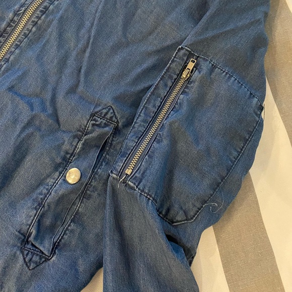 Jacket - Picture 2 of 7